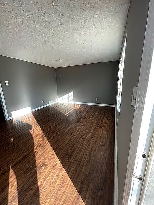 Additional photo 1 of property located at 416 Garden Park Dr