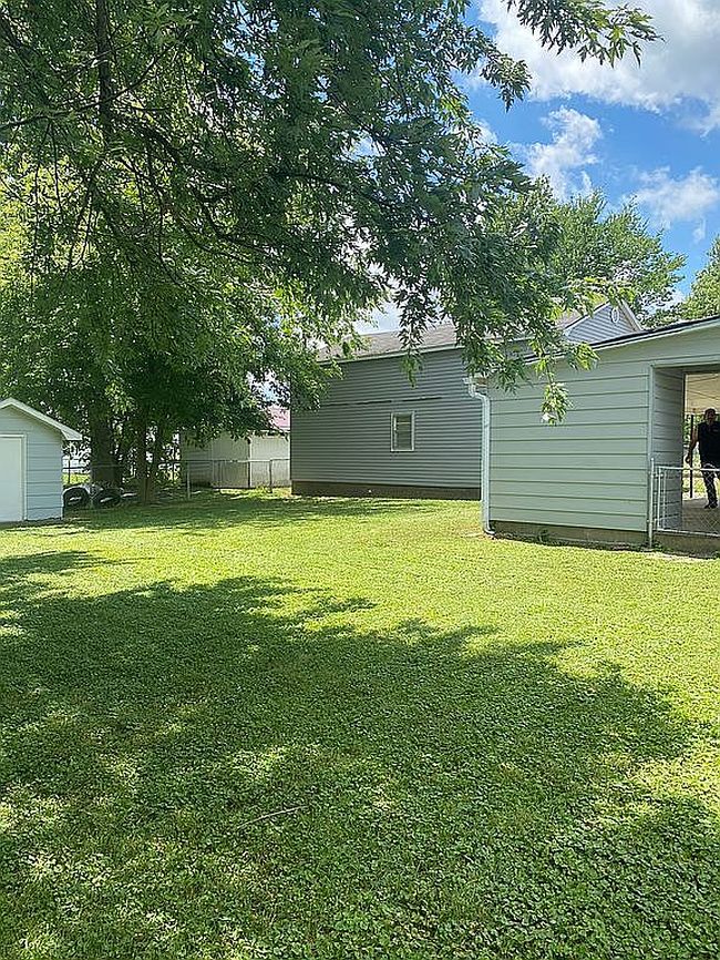 Image of 206 Mayfair Dr