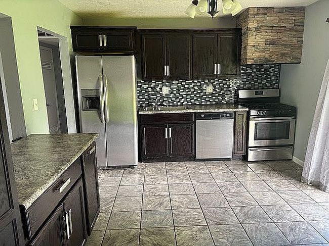 Photo of 907 E Newkirk St, Tuscola, IL