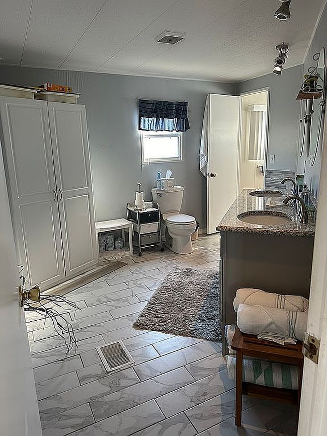 Image of 1840 Palm Springs St