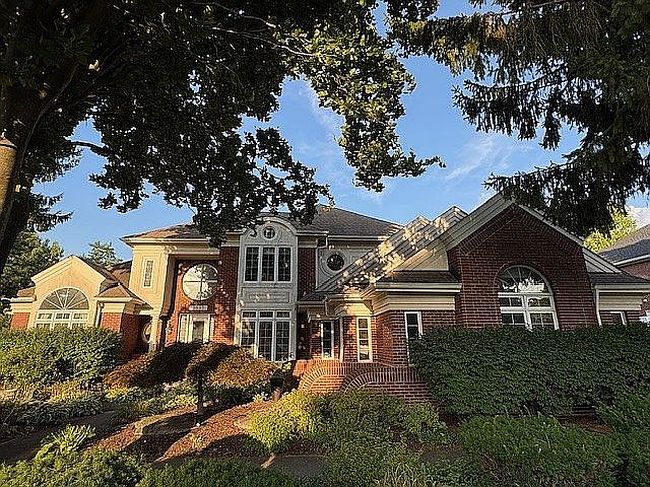 Photo of 3835 Ranya Dr, Commerce Township, MI