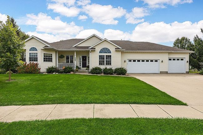 Photo of 495 Woodview Ave