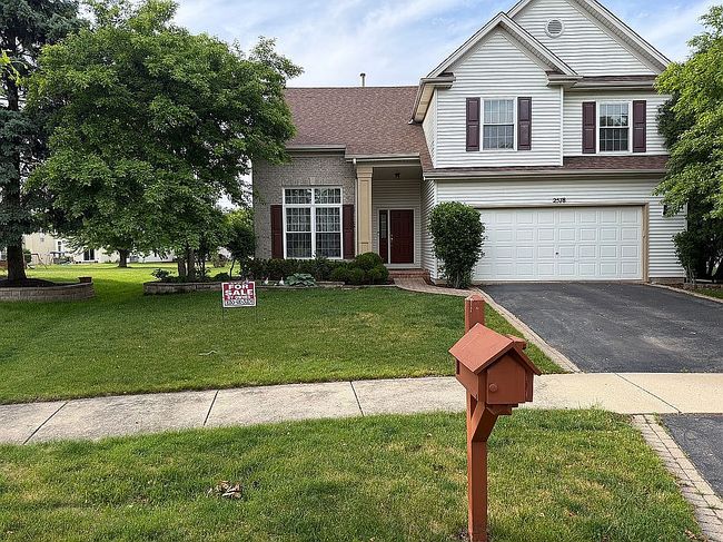 Photo of 2578 Crestview Dr, Aurora, IL