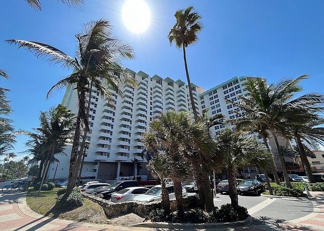 Photo of 2899 Collins Ave Apt 1634, Miami Beach, FL