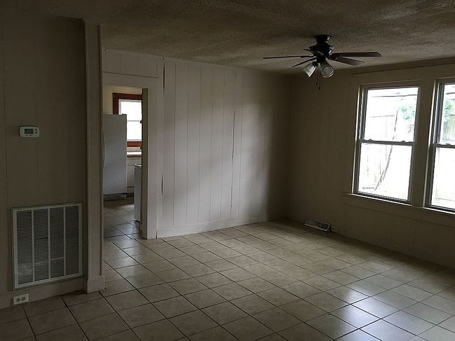 Photo of 323 Caldwell Ave, Mooresville, NC