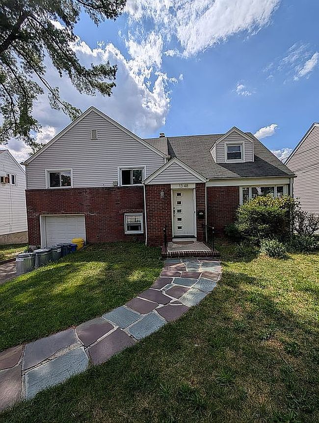 Photo of 1348 Mercedes St, Teaneck, NJ
