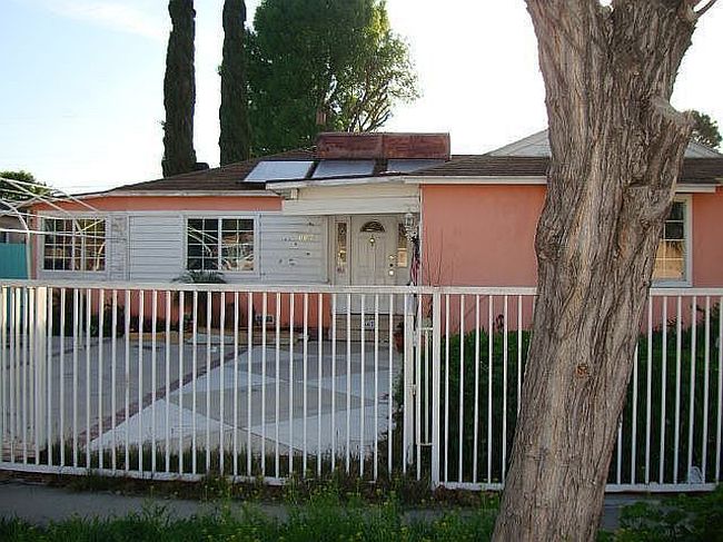 Photo of 6670 Aura Ave, Reseda, CA