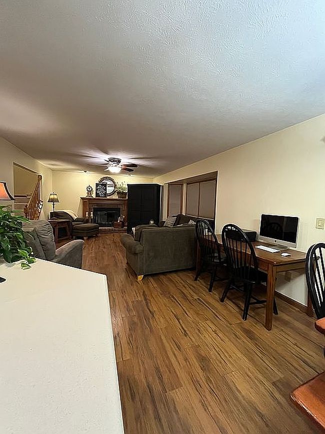 Photo of 3 Valley Brook Ct, Bloomington, IL