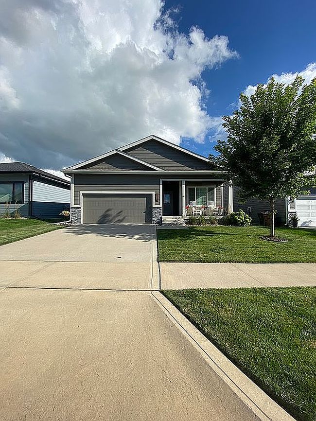 Photo of 1110 Ne 21st St, Grimes, IA
