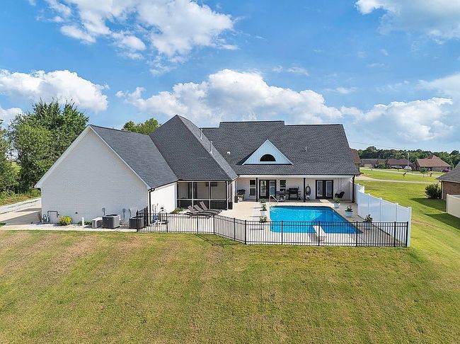 Photo of 647 Connor Ln, Lexington, TN