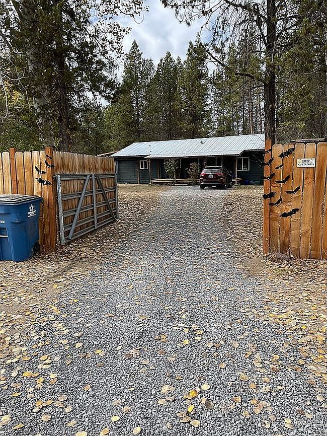 Photo of 136010 Highway 97 N, Crescent, OR