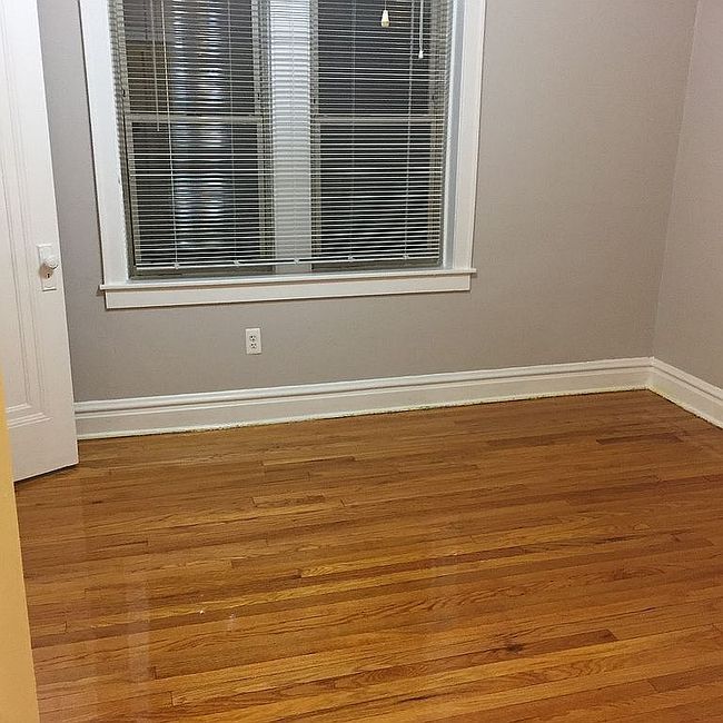 Image of 4043 N Sawyer Ave