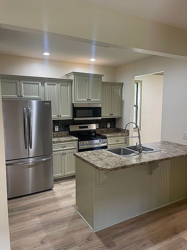 Image of 2052 Springfield Dr