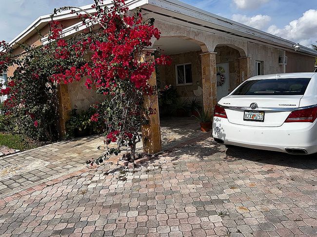 Image of 1081 Sw 129th Ave #1