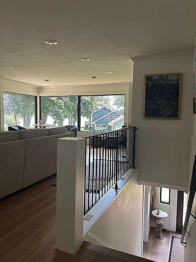 Additional photo 2 of property located at 6 Yarnelle Point