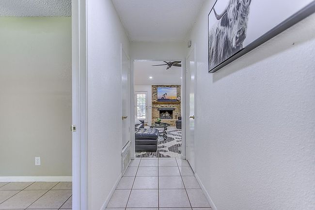 Photo of 9901 Ivy Leaf Ln, Fort Worth, TX
