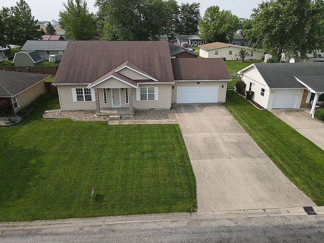 Photo of 107 W Edgewood Ave, Effingham, IL