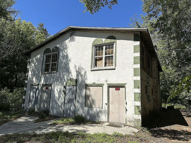 Image of 668 Ne 16th Ter