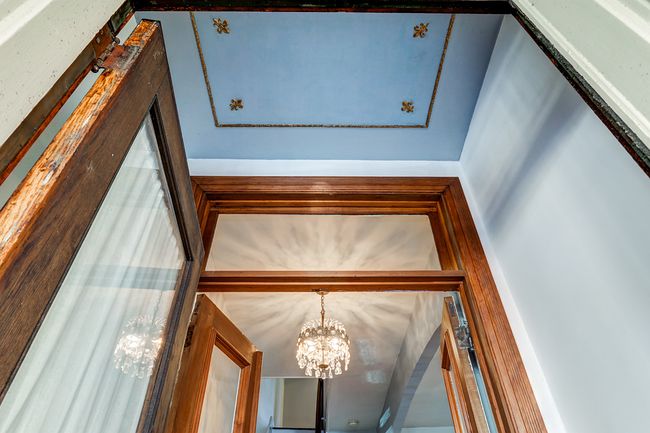 Image of 658 W Chestnut St