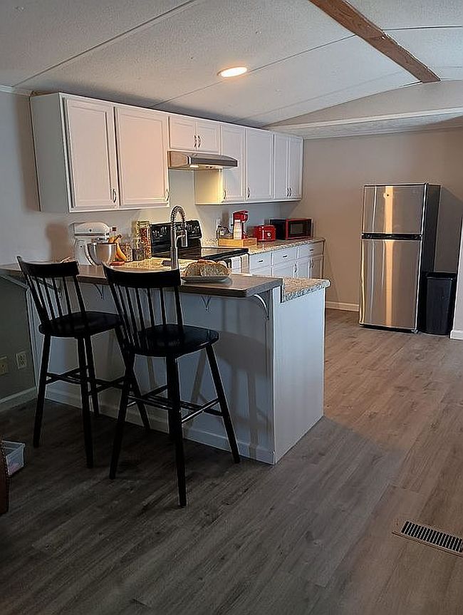 Additional photo 3 of property located at 155 Mountain Dr