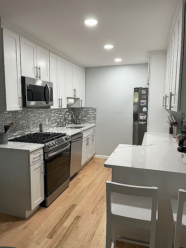 Photo of 324 Post Ave Apt 5J, Westbury, NY