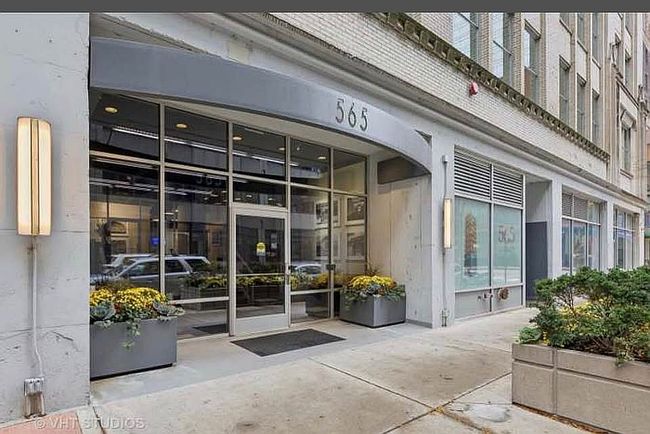 Additional photo 2 of property located at 565 W Quincy St Unit 1216