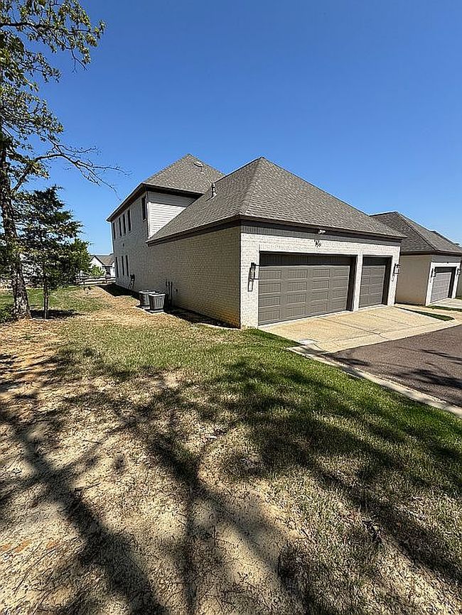Image of 105 Farm View Dr #109