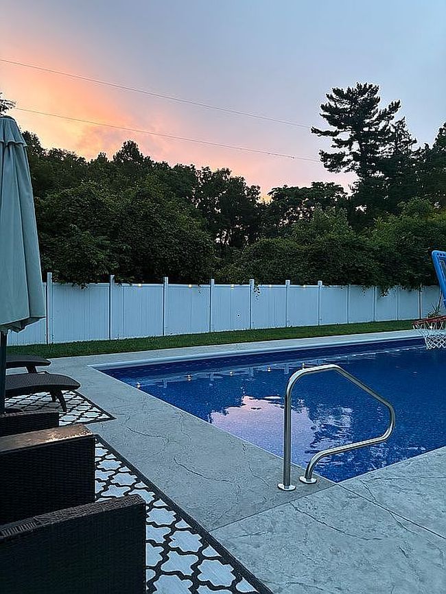 Additional photo 2 of property located at 4240 Carriage Ln