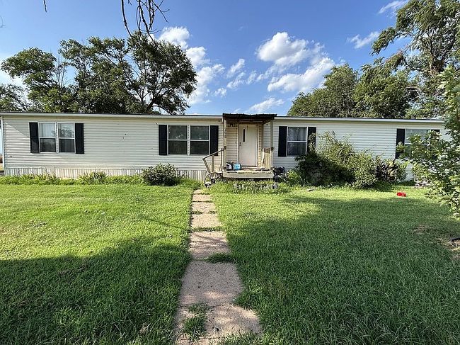 Photo of 208 W Woodworth Ave, Hardtner, KS