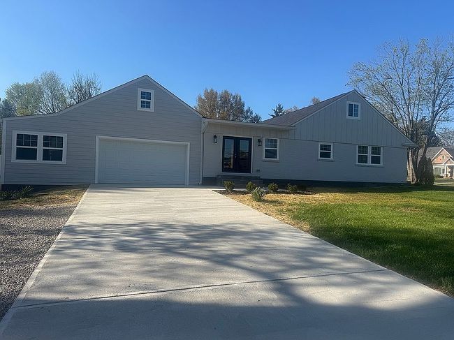 Additional photo 2 of property located at 814 Chamberry Dr