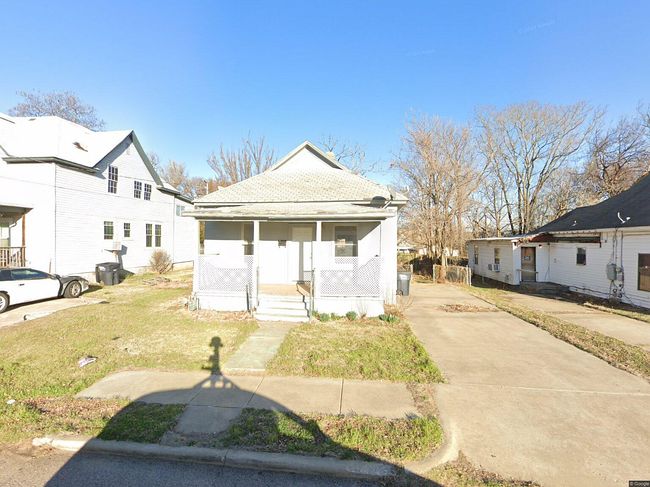 Image of 525 N Douglas St