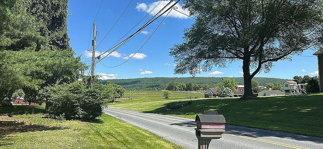 Photo of 1762 Gish Rd, Manheim, PA