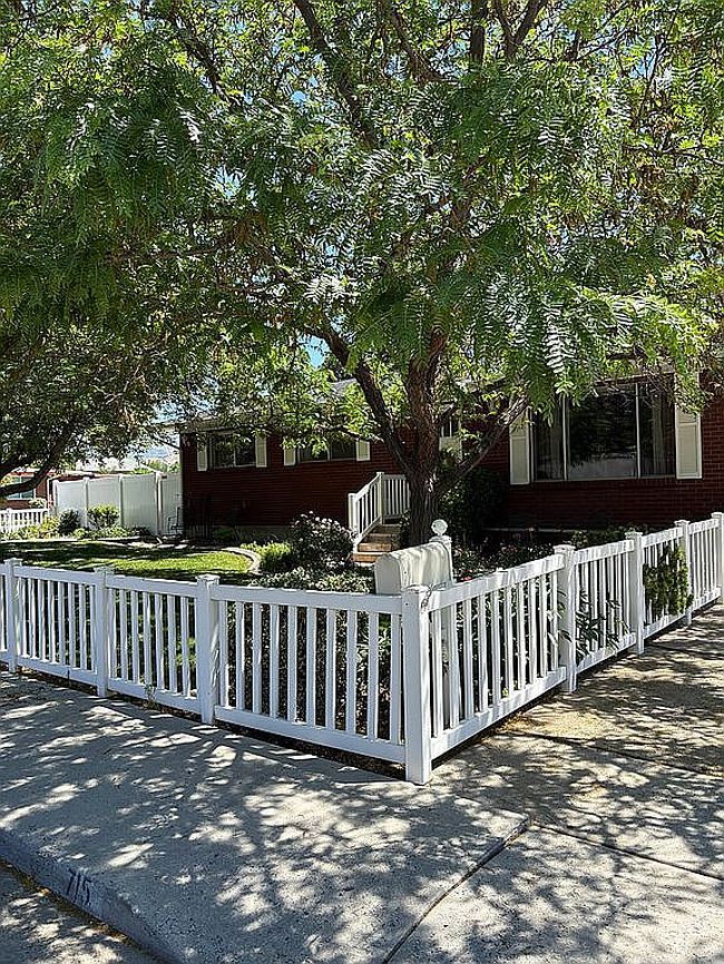 Image of 715 S 900th St E