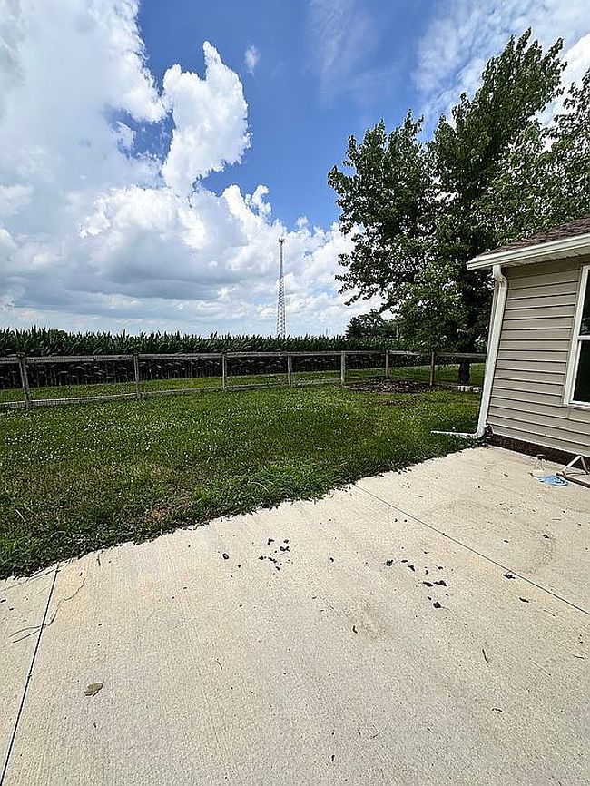 Photo of 918 Main St, Lerna, IL