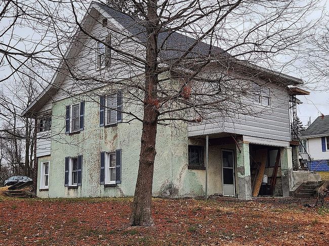 Additional photo 2 of property located at 1279 Sycamore St