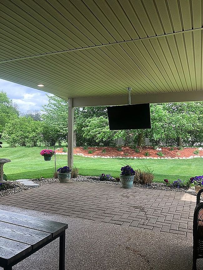 Image of 152 N Westchester Dr
