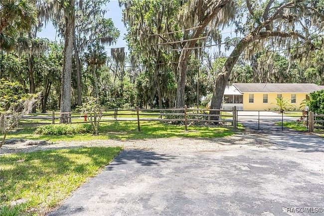 Image of 381 Nw Magnolia Cir