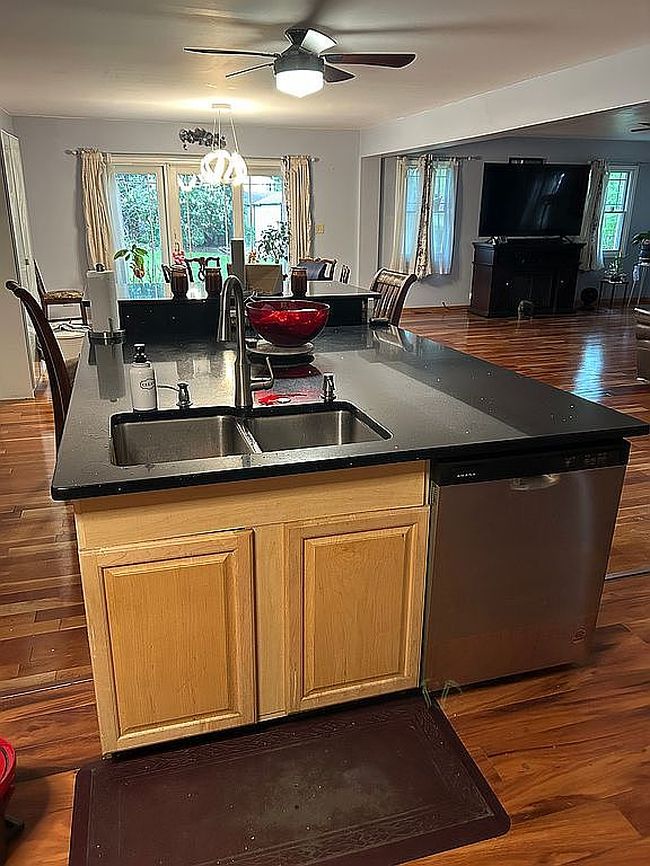 Photo of 446 S Stratford Ave, Elmhurst, IL