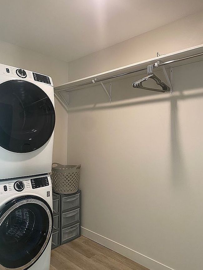 Image of 3022 Fieldhouse Cir #107