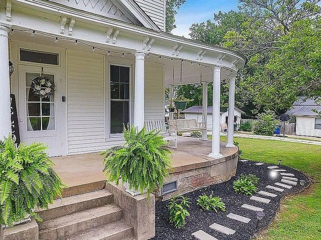 Photo of 206 W Main St, Greenfield, TN