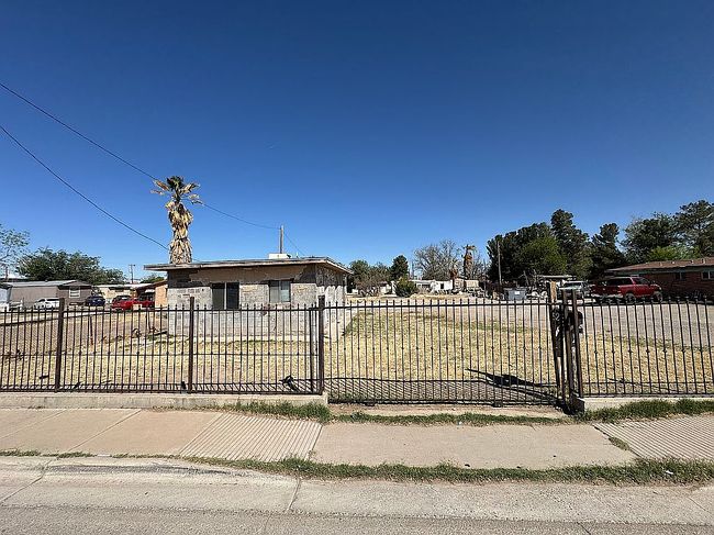 Additional photo 3 of property located at 525 Center Way