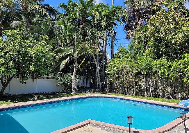 Photo of 121 Sw 11th Ct, Boca Raton, FL