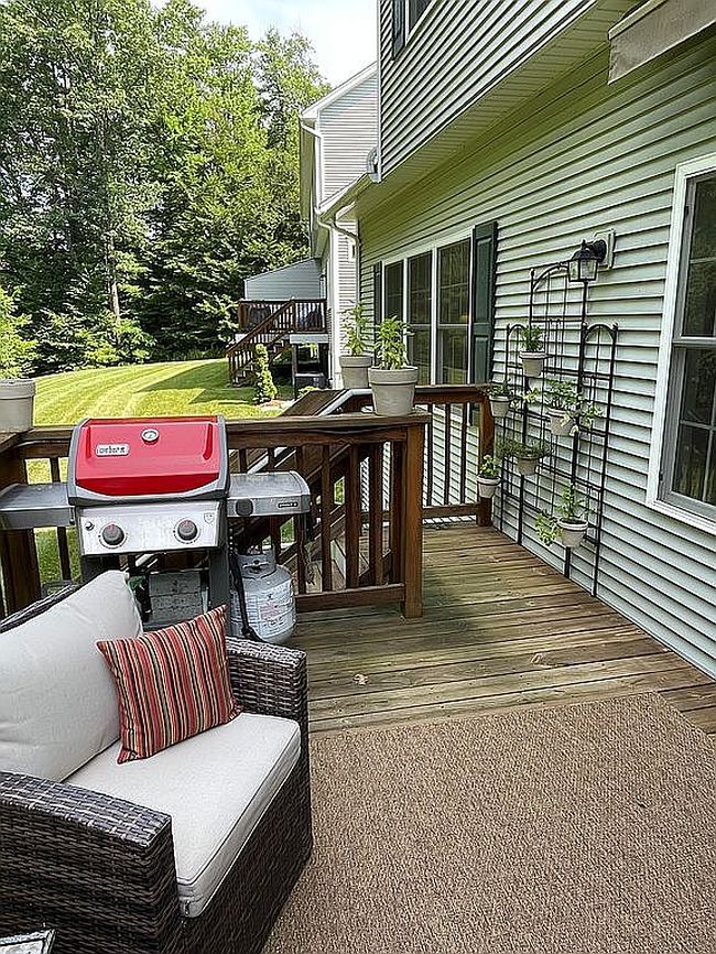 Photo of 36 Dunbar Dr, Essex Junction, VT