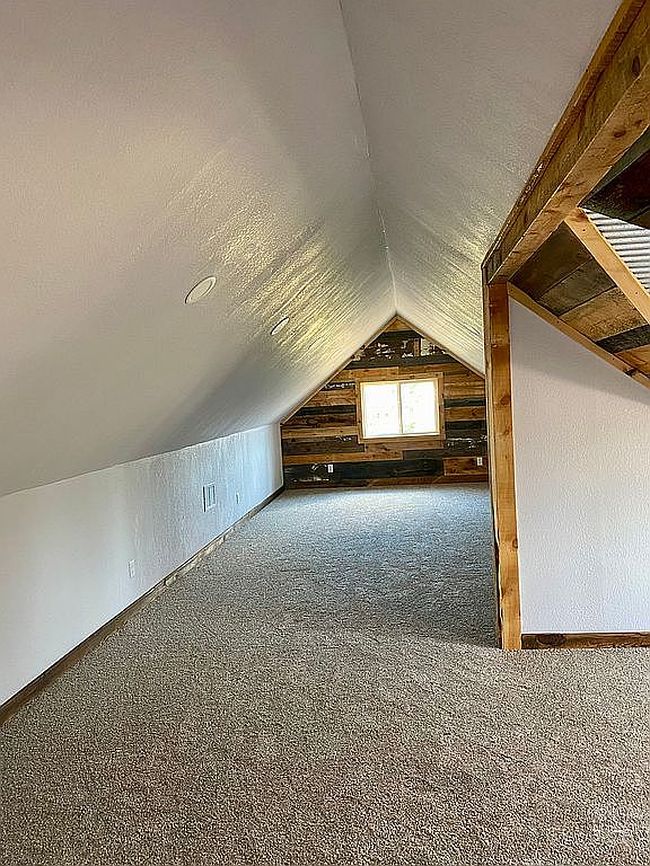 Photo of 1604 16th St, Wheatland, WY