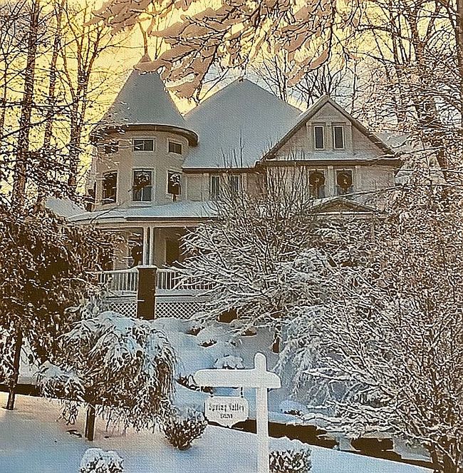 8851 Spring Valley Dr, Broadview Heights, OH