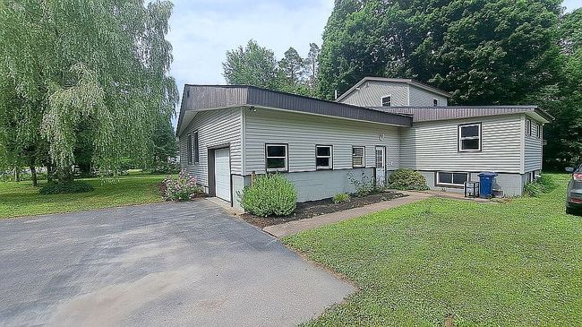Photo of 6550 River Rd