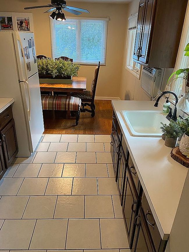 Photo of 1709 Sheldon Rd, Grand Haven, MI