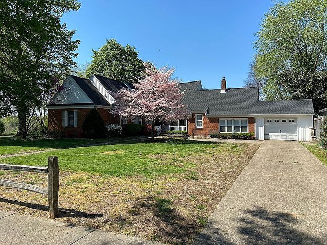 Image of 102 Chestnut St