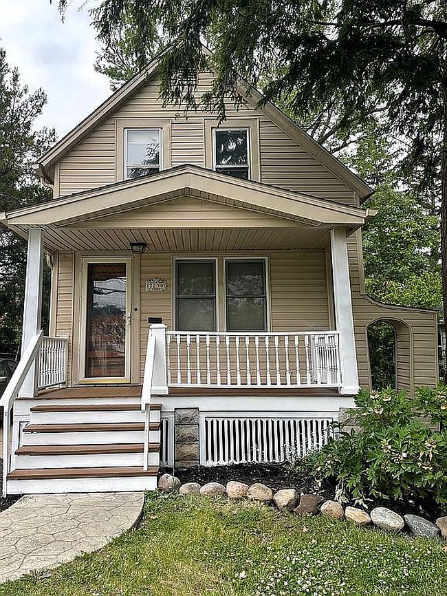 Photo of 2230 Alger Rd, Lakewood, OH