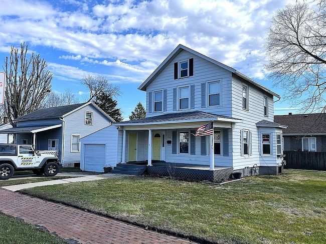 Image of 208 4th St